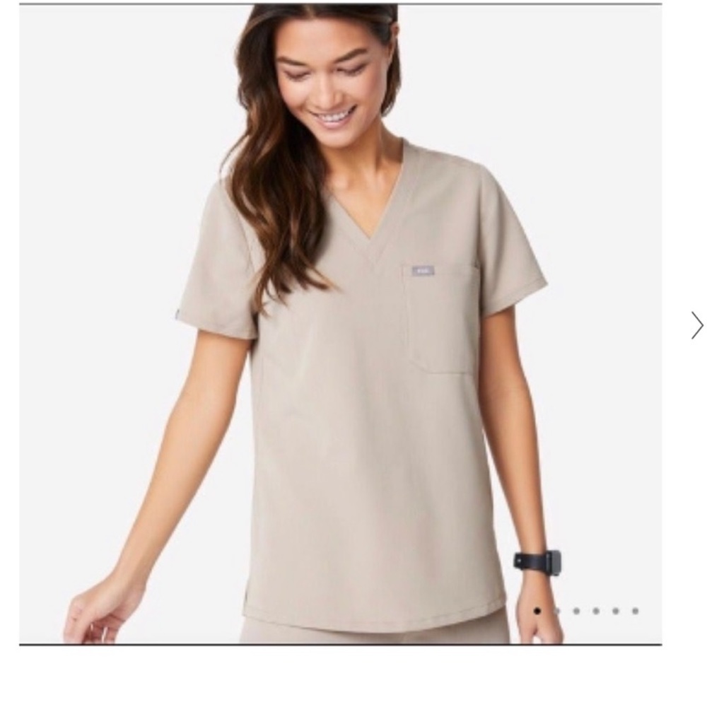 Figs scrub top